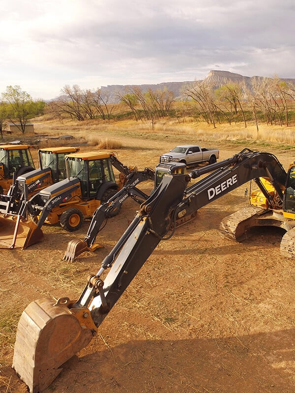 Construction equipment auction lots